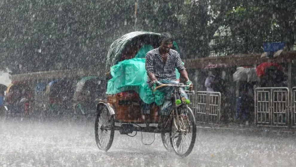 ঢাকায় আজ বৃষ্টি বা বজ্রবৃষ্টির আভাস