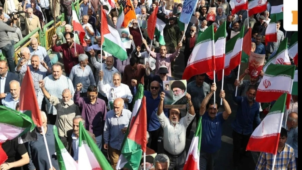 এবার রাজপথে নামলেন ইরানের প্রেসিডেন্ট