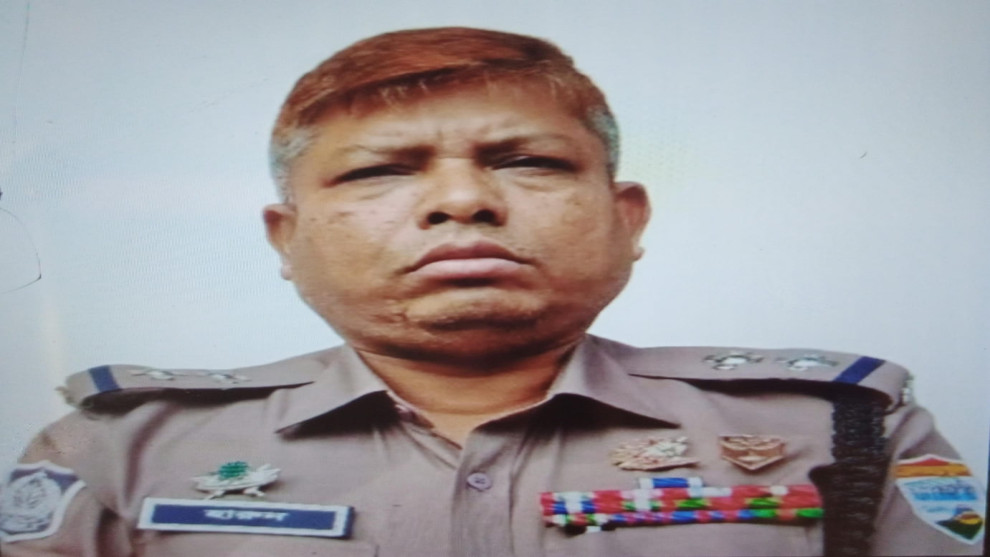 মানবতার ফেরিওয়ালা বিমানবন্দর রেলওয়ে ফাঁড়ির ইনচার্জ হারুন উর রশিদ