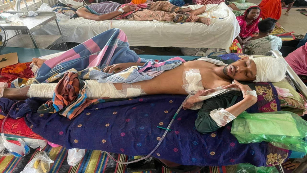 স্কুলছাত্রকে হত্যার উদ্দেশ্যে নৃশংস হামলা, হাসপাতালে মৃত্যুর সঙ্গে পাঞ্জা লড়ছে ১০ম শ্রেণির সিফাত