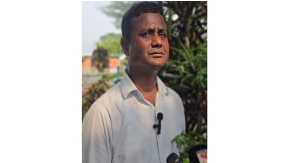 বাড়ি ছেড়ে অনিশ্চিত পথে মা-সন্তান, অভিযোগের তীর বিএনপি নেতার বিরুদ্ধে