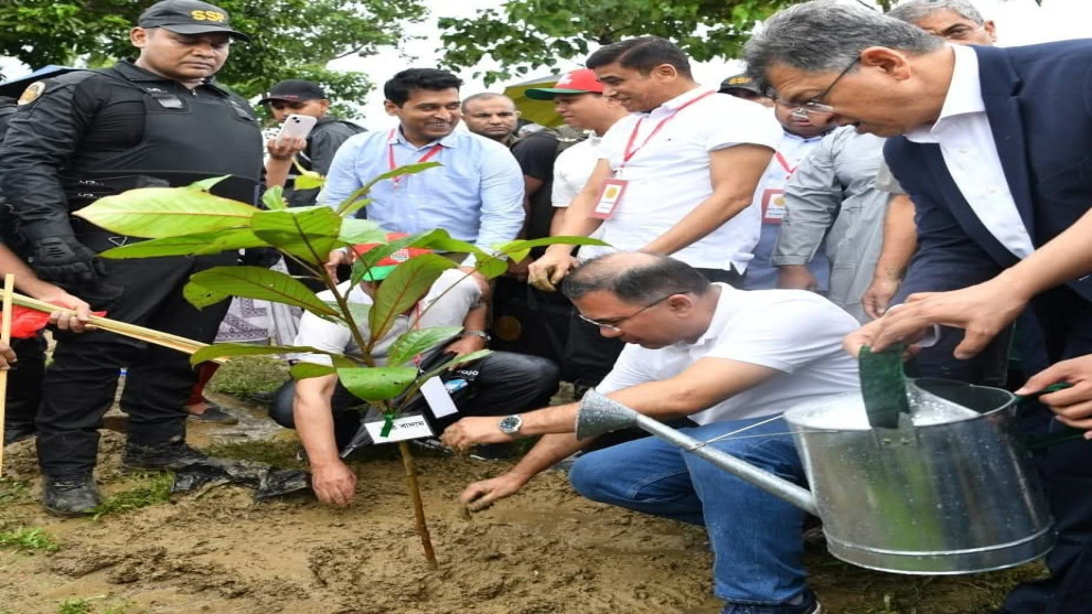 কক্সবাজার সদরের পিএমখালীতে ‘পাতলী খাল পুনঃখনন’ উদ্বোধন ও ১টি স্মারক বৃক্ষরোপণ করেন প্রধানমন্ত্রী তারেক রহমান