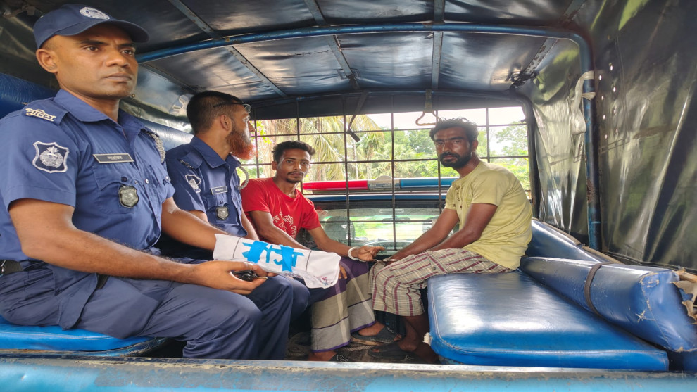 পরোয়ানাভুক্ত দুই আসামি পুলিশের জালে, মাদক মামলার সাজাপ্রাপ্তও গ্রেপ্তার