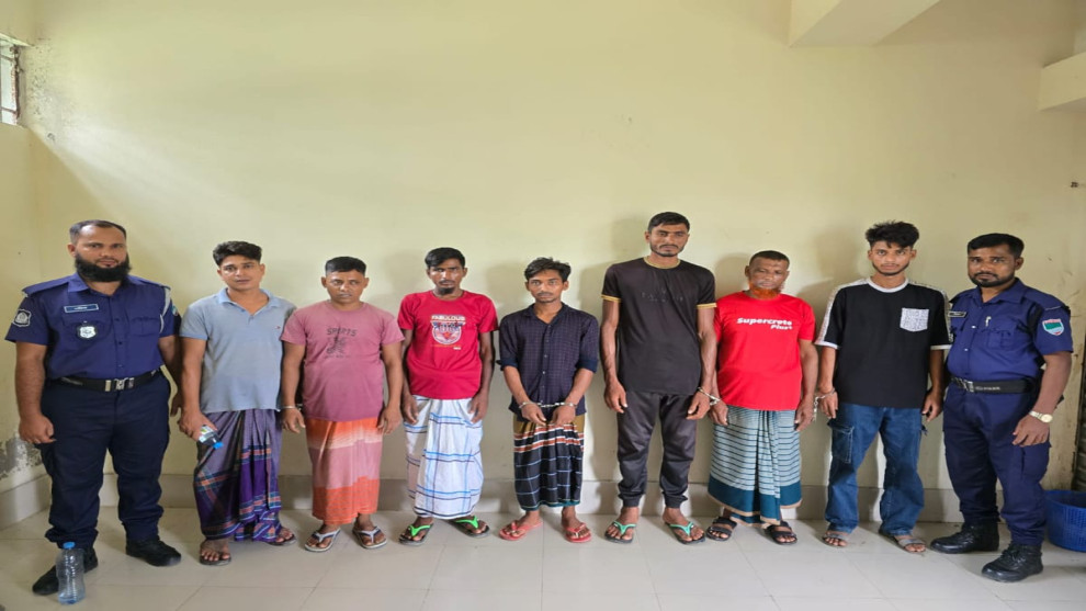 পুলিশের বিশেষ অভিযান, মাদক মামলার আসামিসহ ৯ জন গ্রেফতার