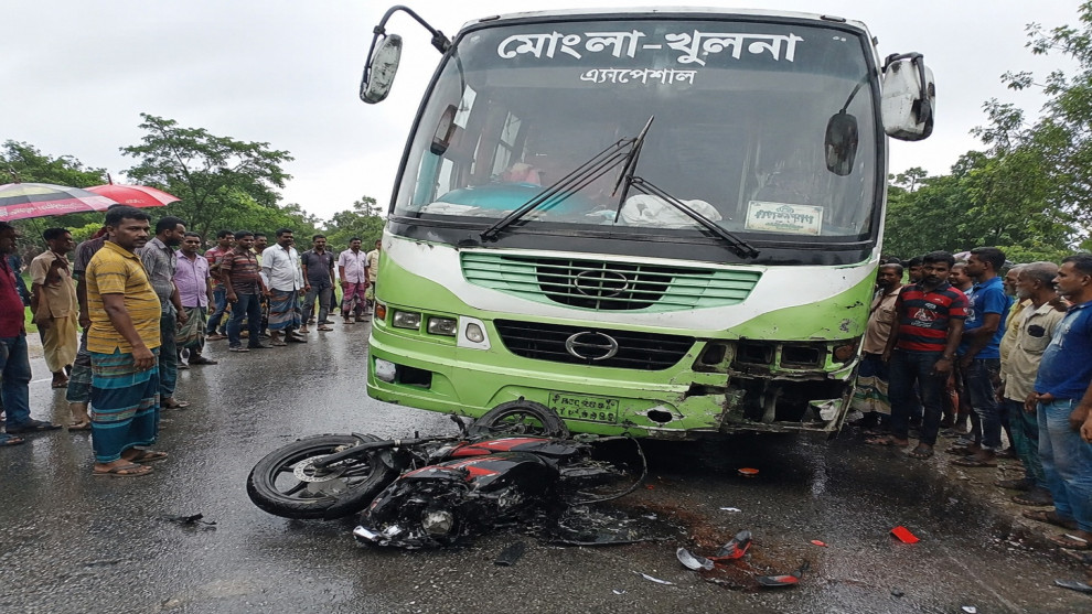 ভাগাবাজারে বাসের ধাক্কায় মোটরসাইকেল আরোহীর মর্মান্তিক মৃত্যু