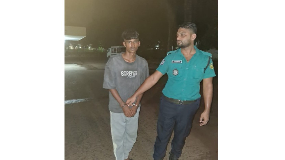 রাজশাহীতে থাই গ্লাস চুরির সময় আনসারের হাতে যুবক আটক