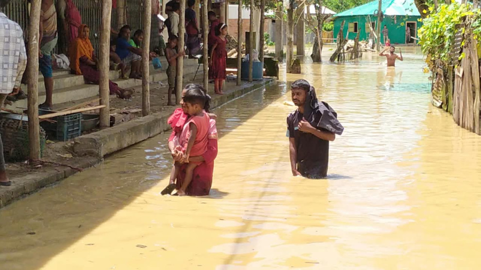 হঠাৎ মেঘ বিস্ফোরণের বৃষ্টিতে খাগড়াছড়িতে বন্যা