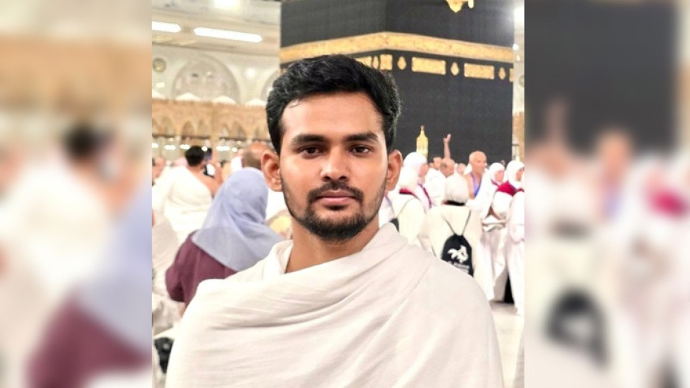 ওমরাহ করলেন আসিফ মাহমুদ
