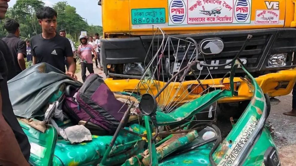 সিলেটে ট্যাংকলরি-অটোরিকশা সংঘর্ষে একই পরিবারের তিনজনসহ নিহত ৪