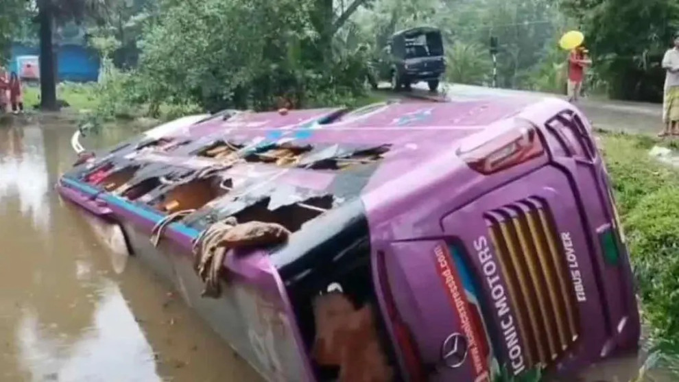 মহাসড়কে স্লিপার বাস চালানো যাবে না: হাইকোর্ট
