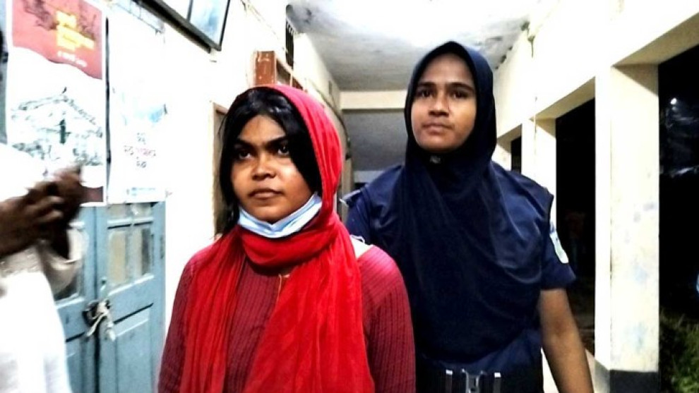ফ্যামিলি কার্ড দেওয়ার কথা বলে টাকা আদায়, এনসিপি নেত্রীর বিরুদ্ধে মামলা