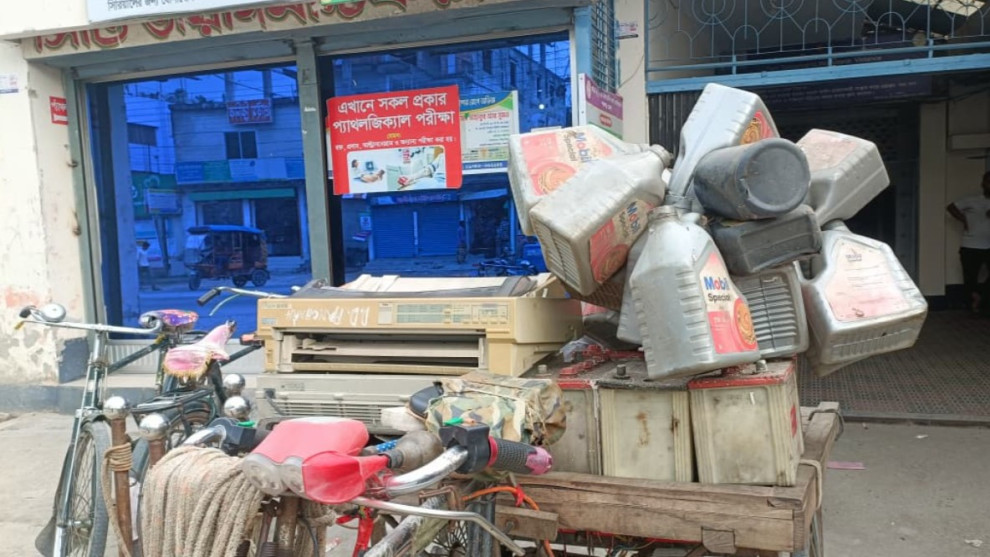 পঞ্চগড়ে নিলাম ছাড়াই সরকারি মালামাল বিক্রির অভিযোগ