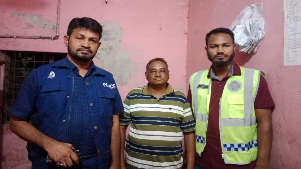 দাগনভূঞায় এসিড নিক্ষেপ মামলার প্রধান আসামি গ্রেপ্তার