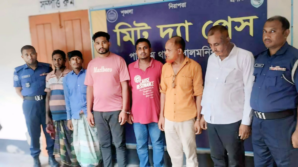 বিজিবি ক্যাম্পে ঢুকে হুমকির অভিযোগ, লালমনিরহাটে বিএনপির ৪ নেতাসহ আটক ৬