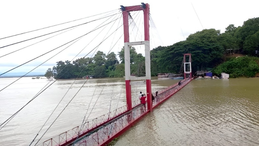 টানা বৃষ্টি ও পাহাড়ি ঢলে ফের ডুবল রাঙামাটির ঝুলন্ত সেতু