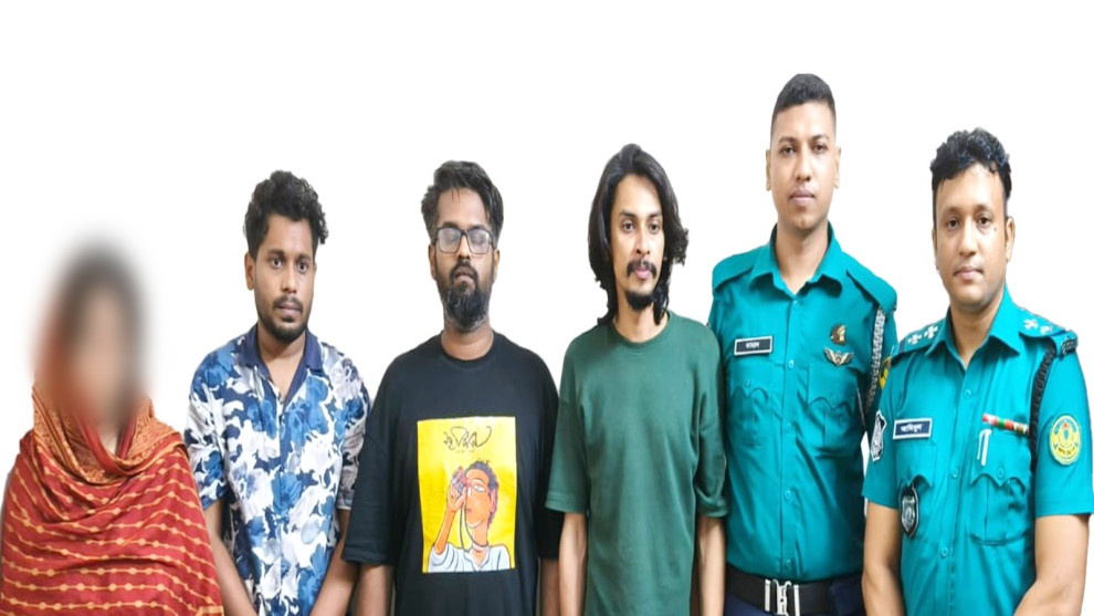প্রেমের ফাঁদে রাবির সাবেক শিক্ষার্থী, জিম্মি করে অর্থ আদায়ের অভিযোগে গ্রেপ্তার ৪