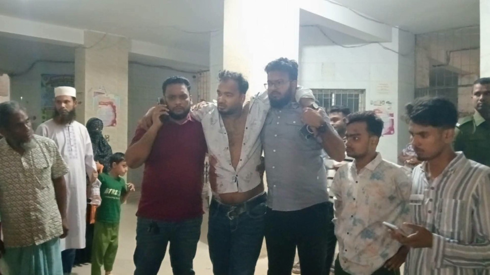 প্রকাশ্যে বিকাশ এজেন্টকে গুলি, ৩ কোটি টাকা লুট