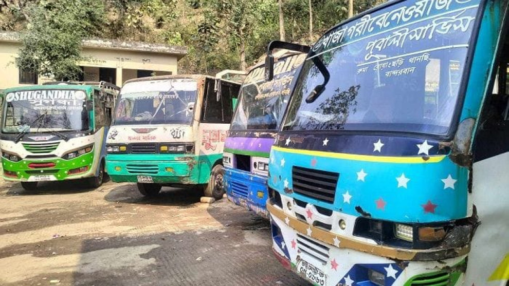 ১০ লাখ টাকা চাঁদা দাবির অভিযোগ, তিন দিন ধরে বন্ধ থানচিগামী গণপরিবহন