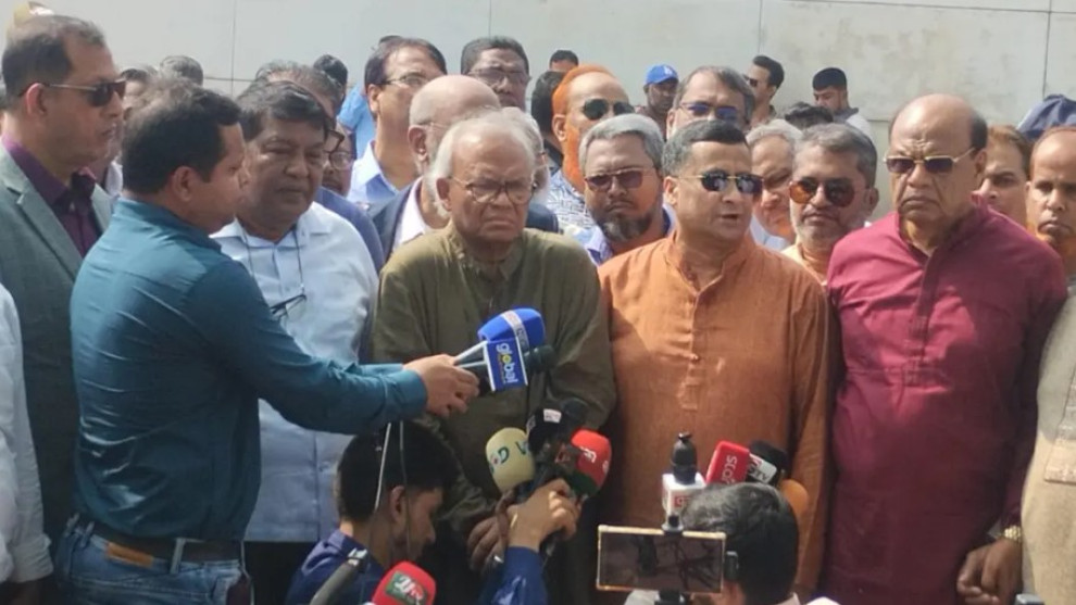প্রবাসে থেকেও দেশের মানুষের পাশে দাঁড়িয়েছেন তারেক রহমান: রিজভী