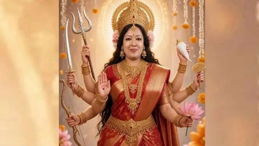 দুর্গার সাজে রুমিন ফারহানা